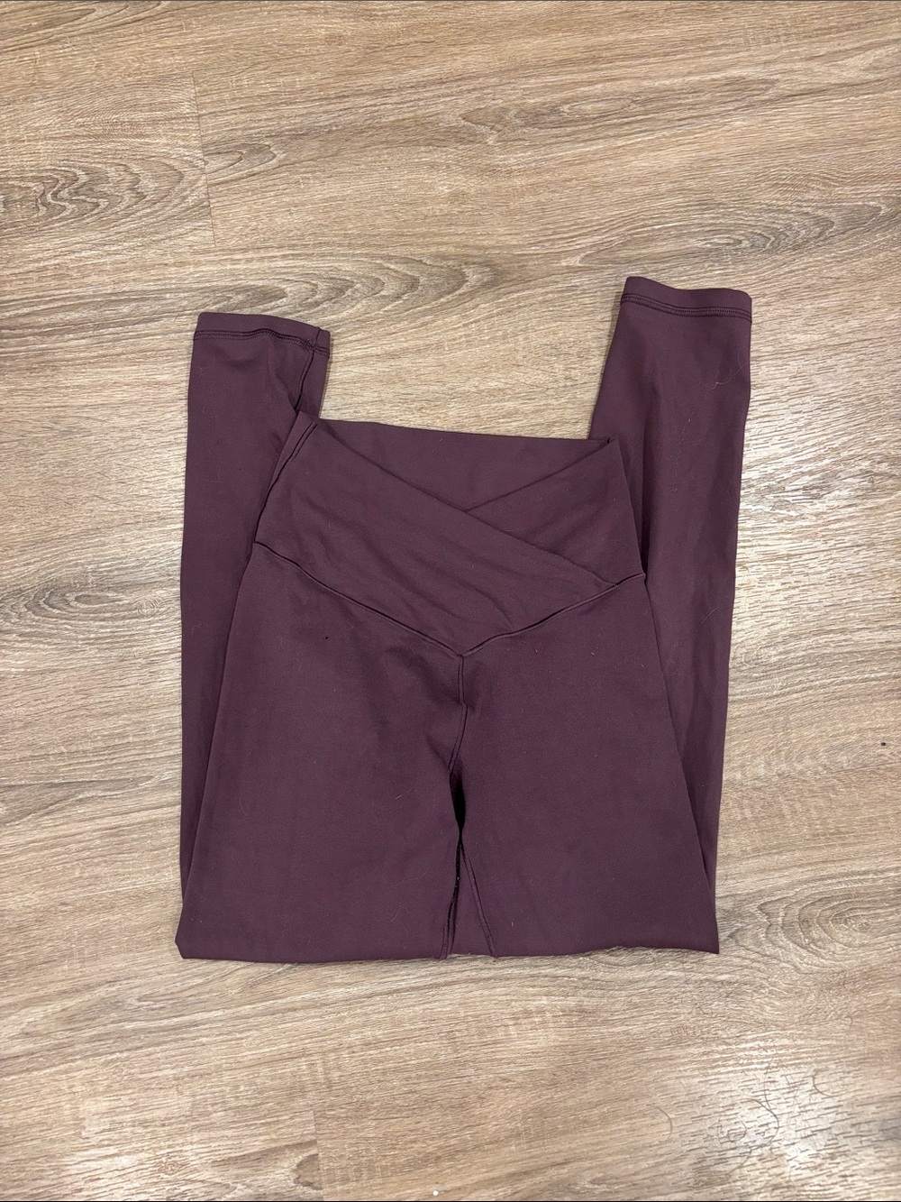 aerie High-Waist V-Crossover Leggings in Deep Plum